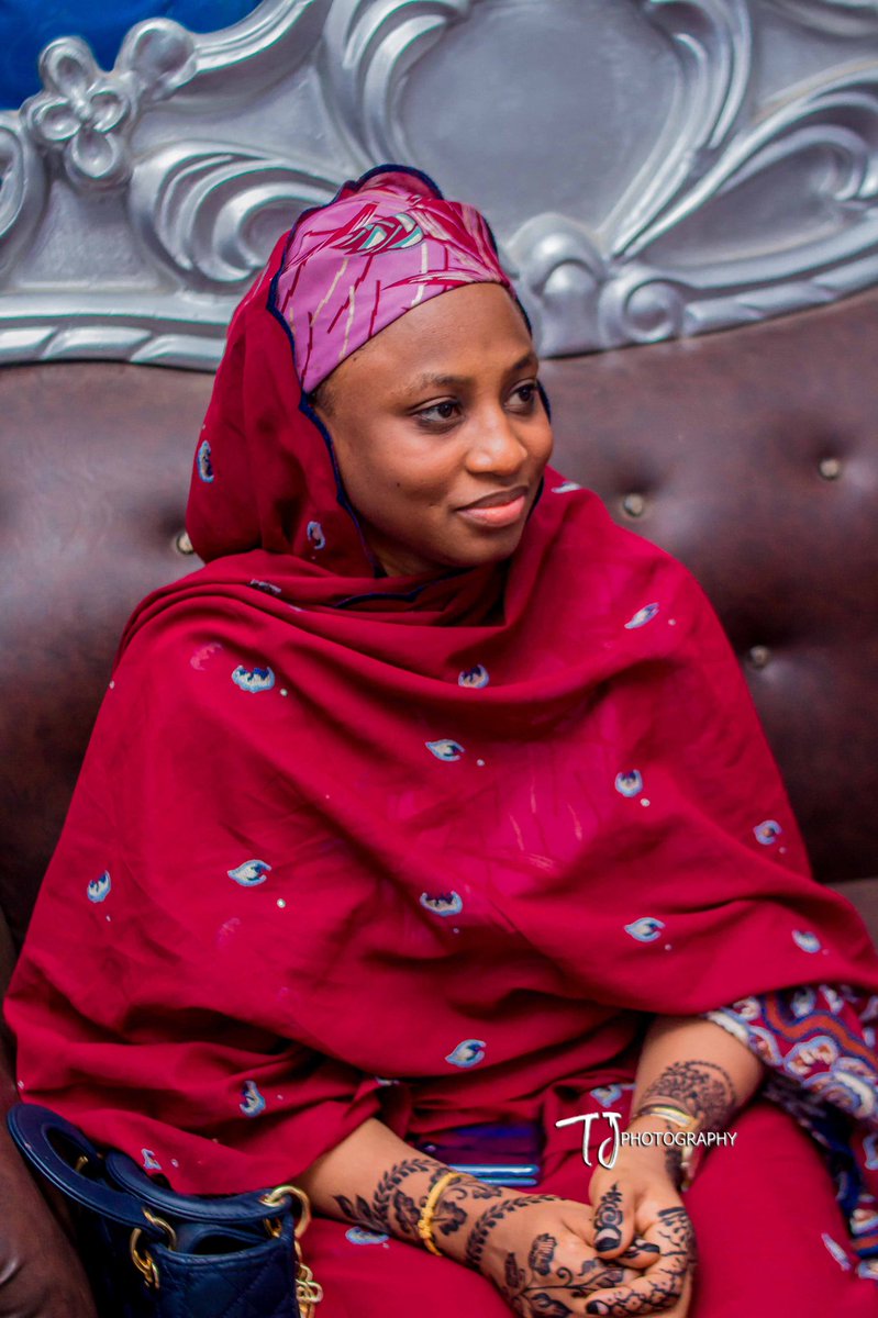 fatimatukr's tweet photo. H.E Hajiya Hadiza Bello Masari was yesterday honored by the Kofar Bai Progressive Initiative Forum for her sterling role in the development of Kofar Bai and around. I was there to support her and receive an office for the campaign of Dr. @dikko_radda donated to us by the forum. https://t.co/80pLtpAFlW