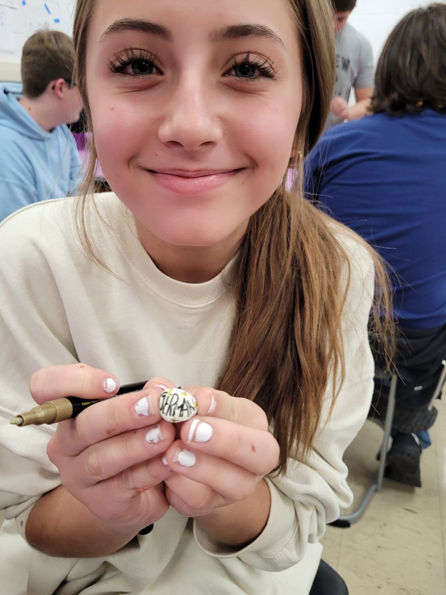VJAGermanClub's tweet photo. German Rocks! 🤘
We had lots of fun and saw so much creativity at today's German Club activity. 
@AndrewHS_d230 @VJAGermany https://t.co/OvgCMVIZGD