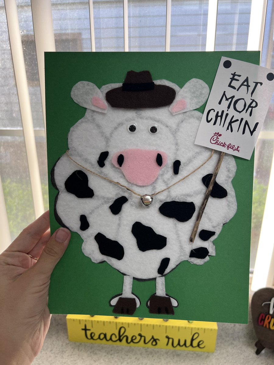 chechybella's tweet photo. Epic Turkey in disguise. @ChickfilA https://t.co/cR5SRJII9n