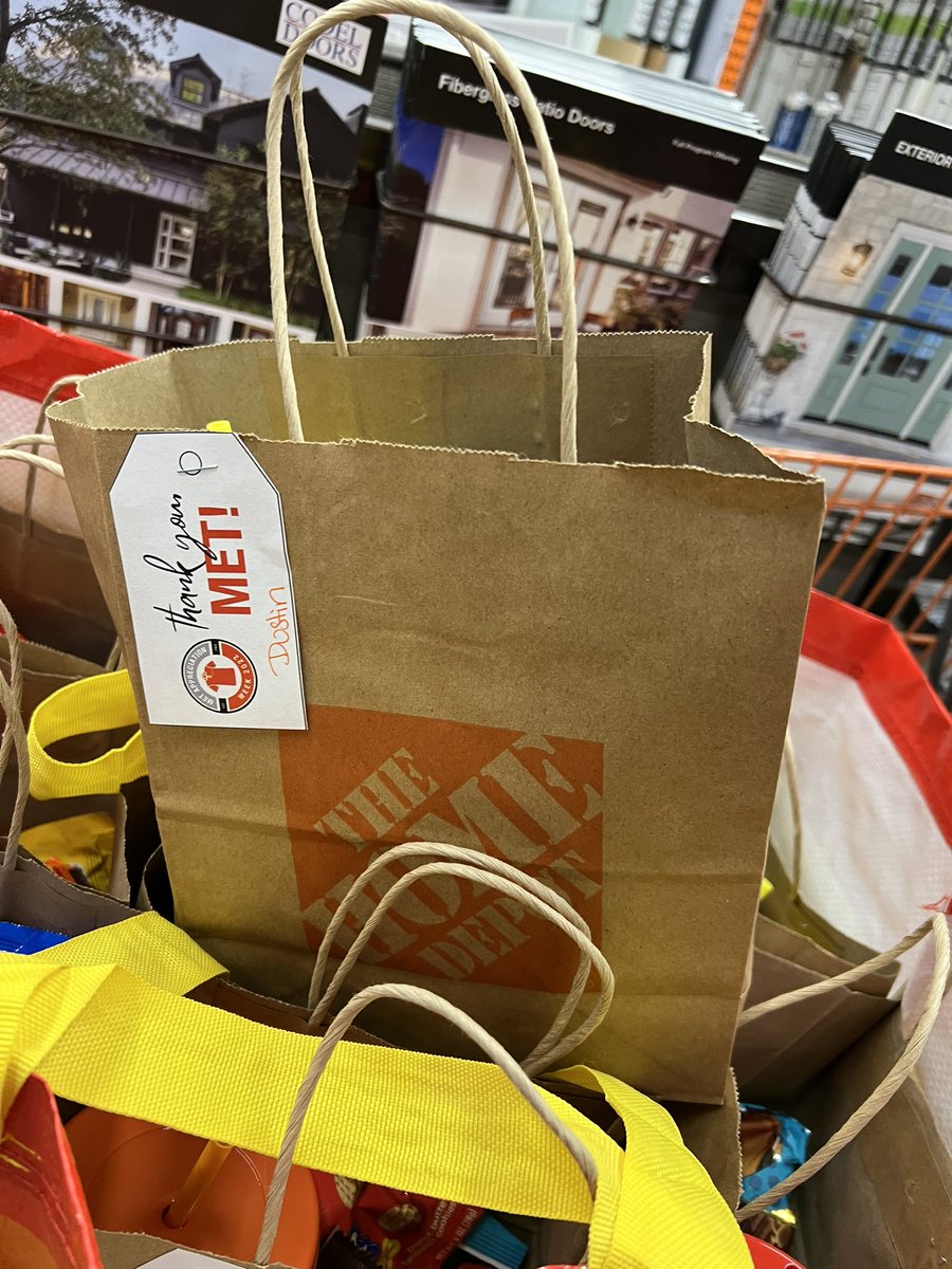 Kicking off #MET appreciation week with goodie bags Thank You so much for all you do 🧡 #D172 #PacNorthProud #METAppreciationWeek @JamieB_THD @SteveWoodsHD @4dbluiz @CozyJerry @jordan_e6688 @l_valerio
