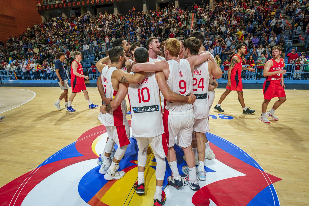 Allá vamos, @FIBAWC 🚀 #LaFamilia #SomosEquipo