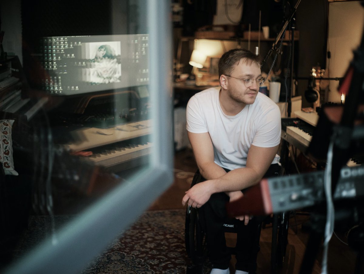 Obscura (@obscuradao) on Twitter photo Louis Edlinger photographed by <a href="/graysonlauff/">graysonlauffenburger.eth</a> in Berlin, Germany x Who We Are 200 on <a href="/foundation/">Foundation 🌐</a>
foundation.app/@obscuradao/wh… Louis Edlinger photographed by <a href="/graysonlauff/">graysonlauffenburger.eth</a> in Berlin, Germany x Who We Are 200 on <a href="/foundation/">Foundation 🌐</a>
foundation.app/@obscuradao/wh…