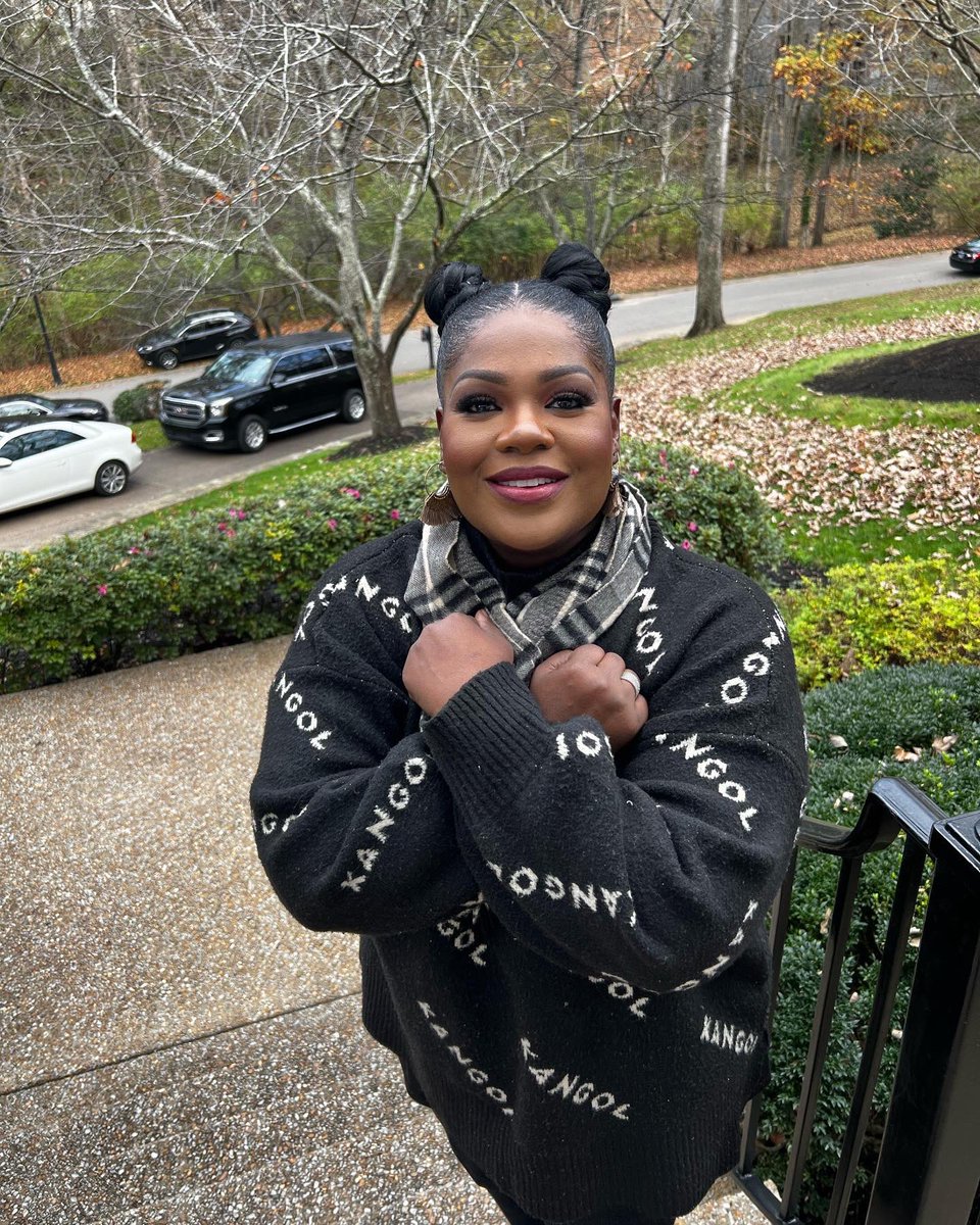 Debbie__Winans's tweet photo. Just finished a Generations filming with my sisters and mom. Make sure you tune in for the holidays! @cecewinans https://t.co/23alcrI9xk
