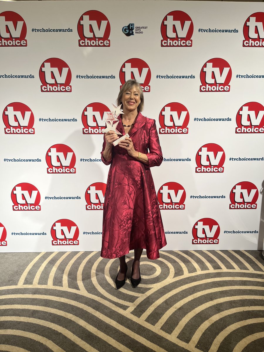 CallTheMidwife1's tweet image. NEWS! #CallTheMidwife picks up TWO awards at the #tvchoiceawards! 
Jenny Agutter: Best Actress
Call the Midwife: Best Family Drama