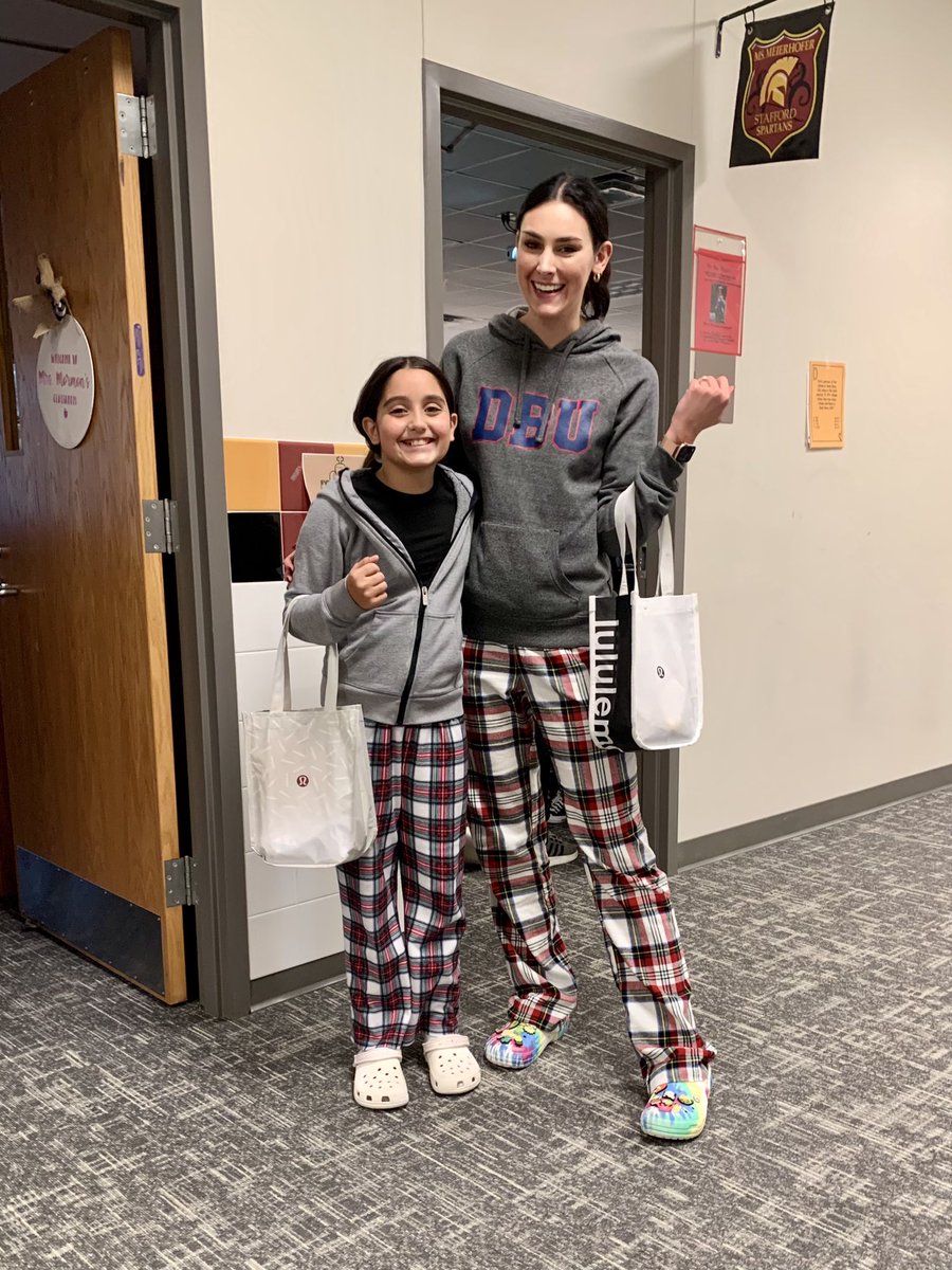 Dress like a Middle Schooler made this Monday a little more fun!!