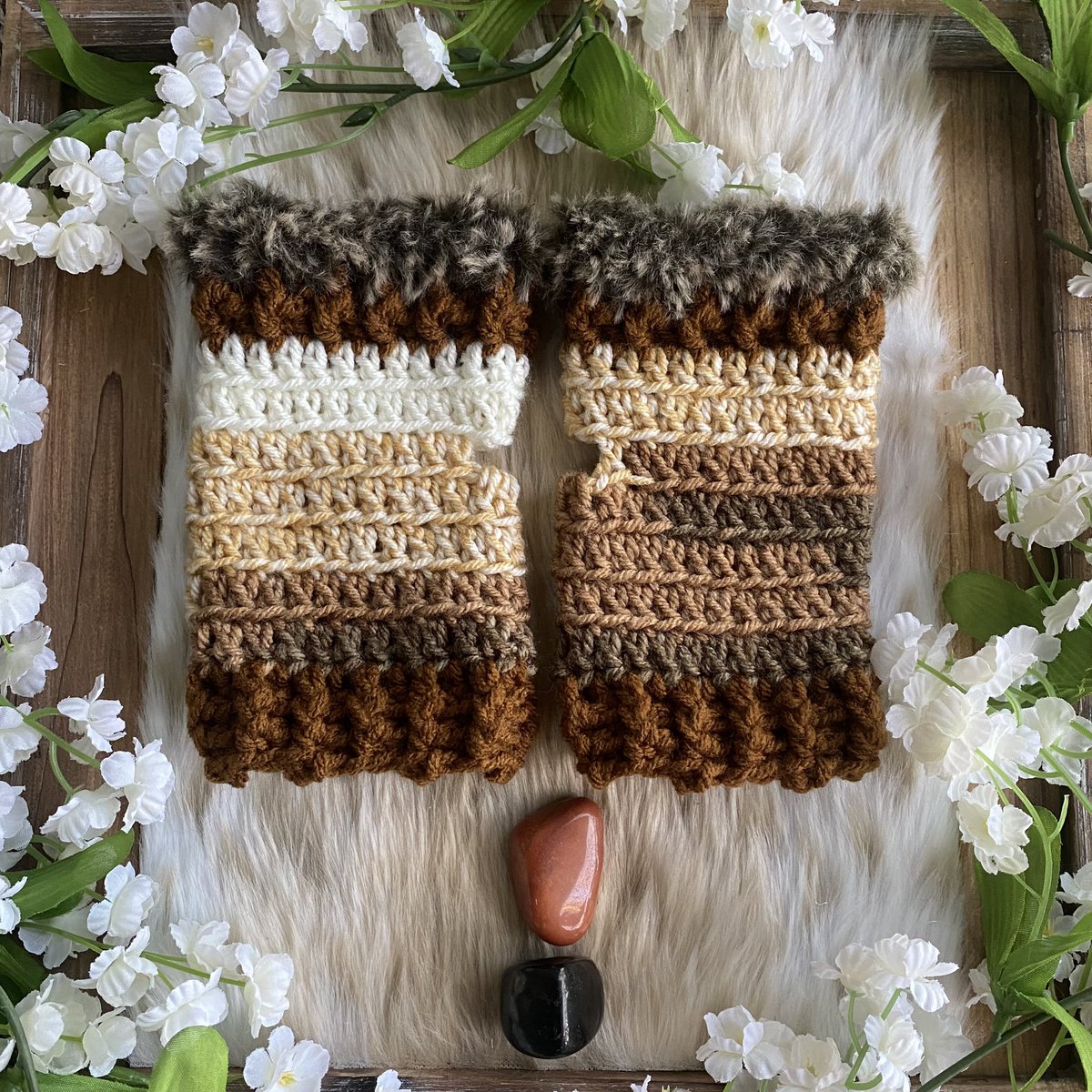 crochet gloves restocked 🫶🏼