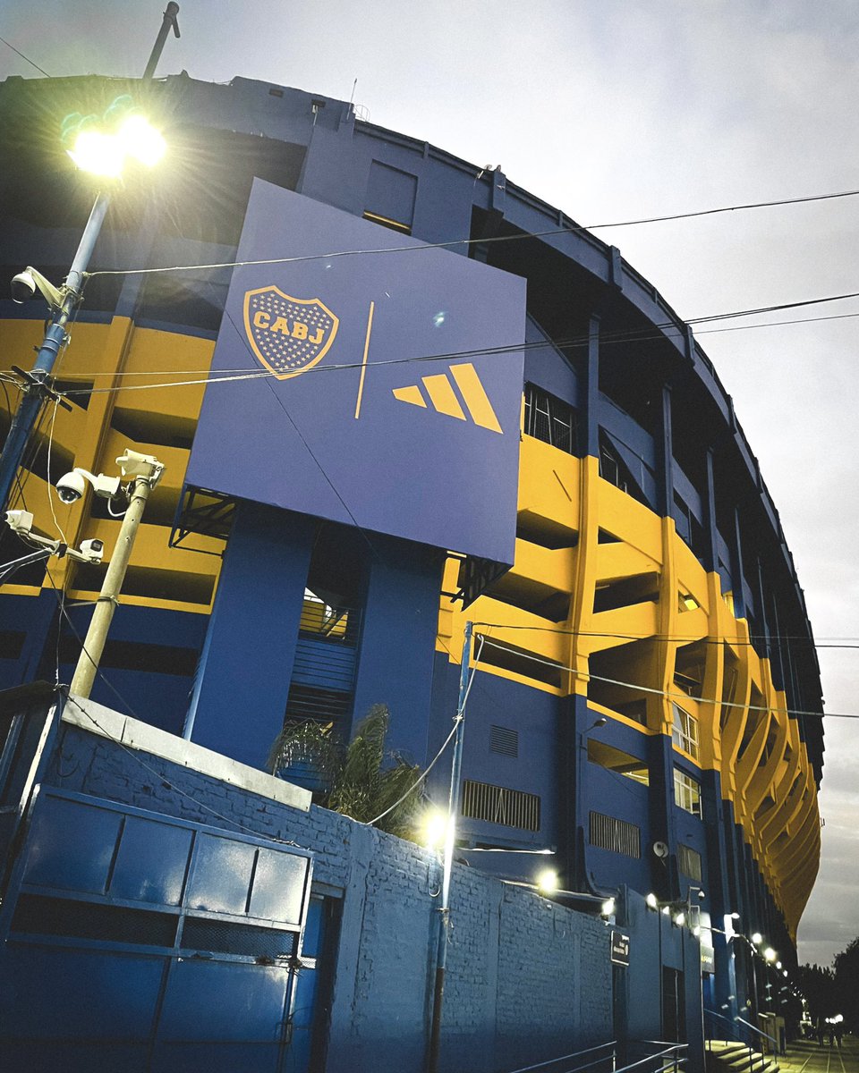 ¿Cómo mejorar un lunes? 😏

💙💛💙👇