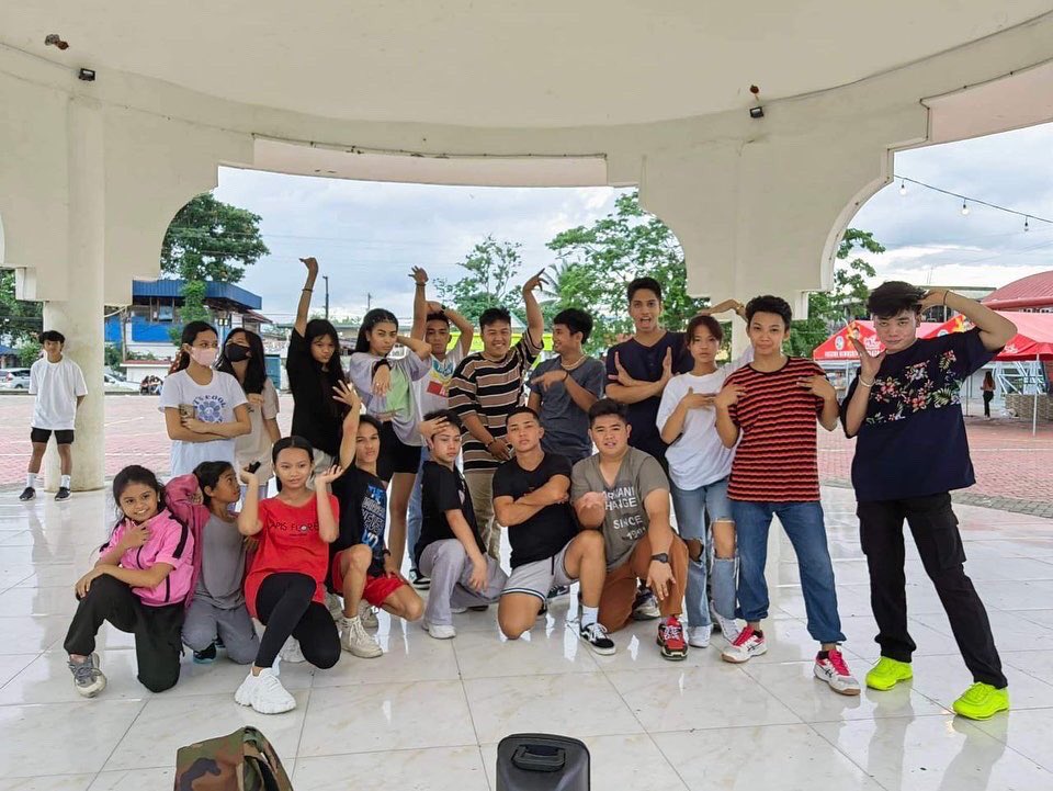 DsquaredCom's tweet image. It&apos;s a wrap!!💥

Waacking Workshop at Nasipit, Agusan del Norte by our very own Giermel Porlares II a.k.a &quot;TWIST&quot;  🕺

Big thanks to everyone who joined, y&apos;all truly amazing. &apos;Til the next time!🙇

#Waacking #Workshop #DsquaredCru #Nasipit