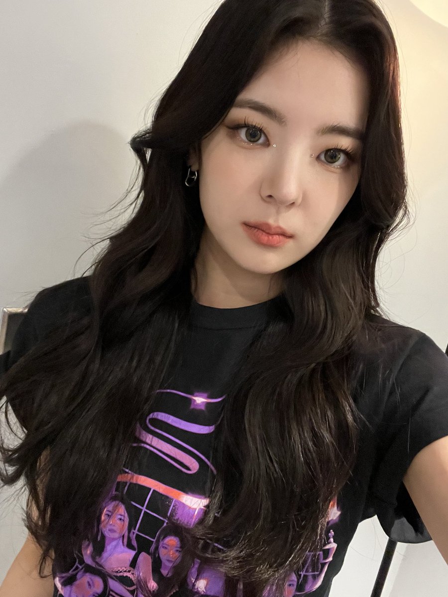 lia pics tweet media