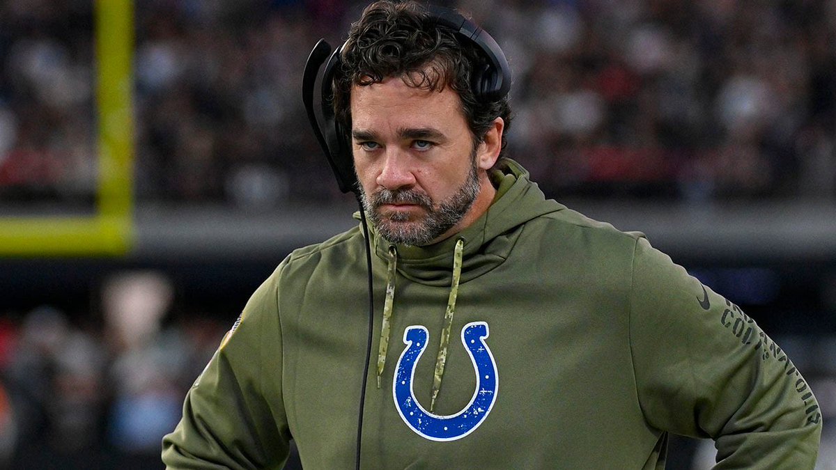 _tommyhogan's tweet photo. The only undefeated coach in the league https://t.co/ibUMSBUttg