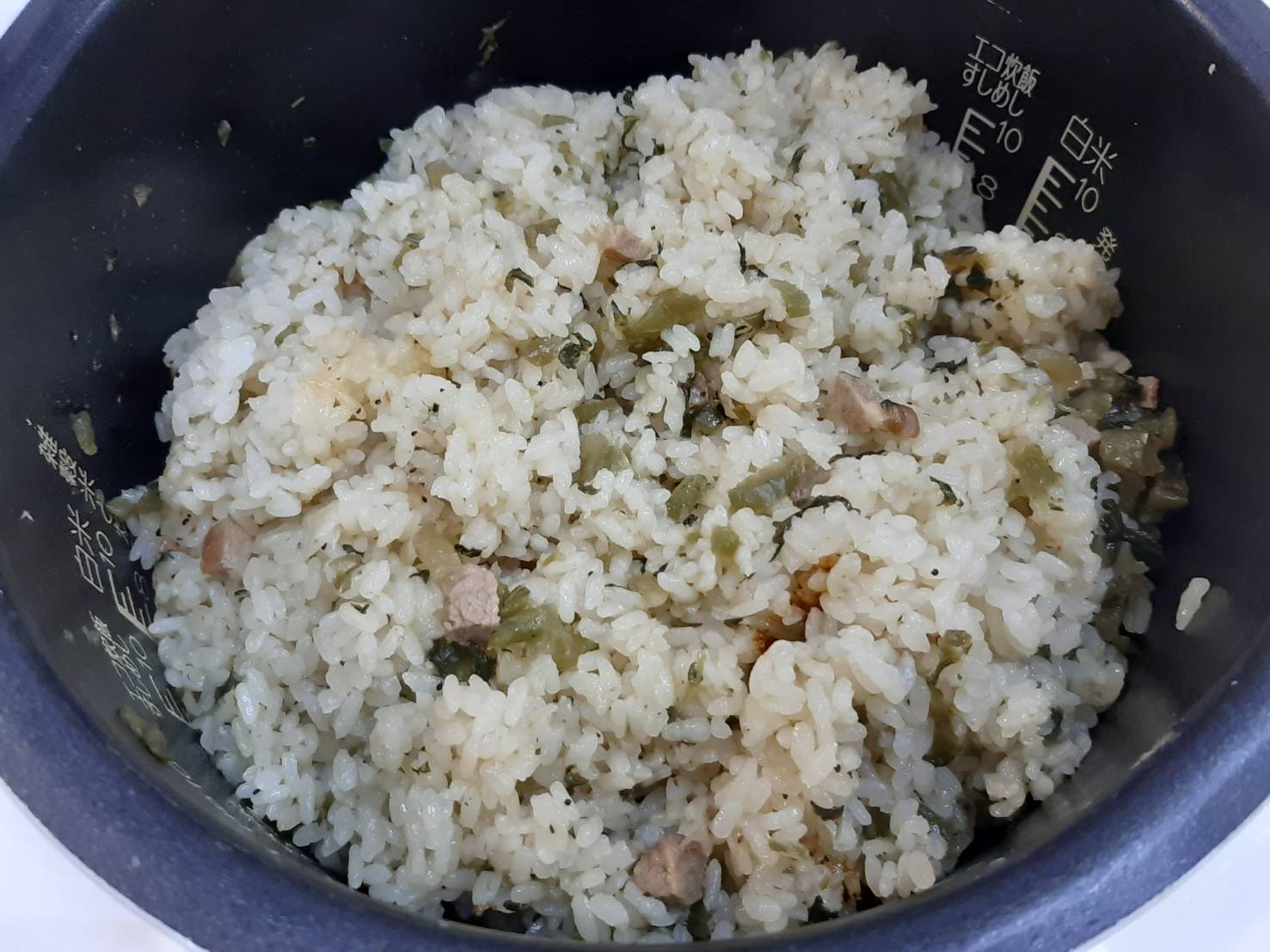  AAPL は 144 ドルで始まり、大幅な収益削減の後 10% 近く下落し、11 月初旬以降 35% 下落