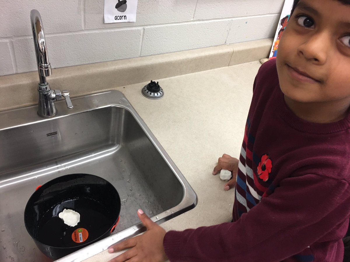 K1Fairlawn's tweet photo. We have been learning about sink and float. After reading books and testing various items at the water table, we learned that Sink means when an object go down under the surface and Float means an object stays on the water. https://t.co/lM4UAmhL2W
