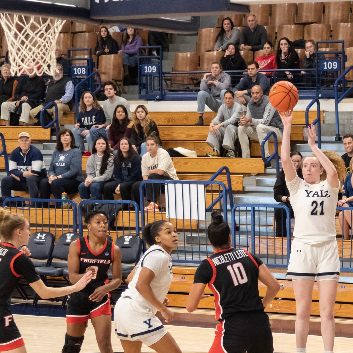 YaleWBasketball's tweet photo. 📰 Capstraw’s Big Day Fuels Eshe’s First Win as Yale Tops Fairfield 68-61

READ ➡ https://t.co/SuQGZU1ktm

#ThisIsYale https://t.co/nA3weULpIH