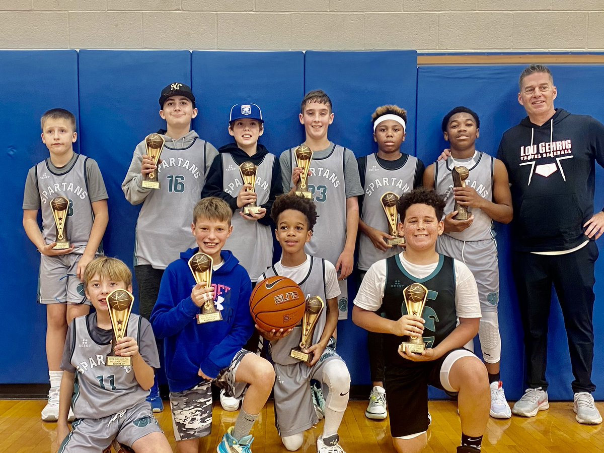 PalBuffalo's tweet photo. Congratulations 🏀 11 U Runner-Up Spartans #buffalopal #fallleagues #mentors #changinglives ⭐️Coaches touch more lives of our youth in a year than most people will touch in a lifetime⭐️ Thank you! https://t.co/Qf4EK7Z8kX