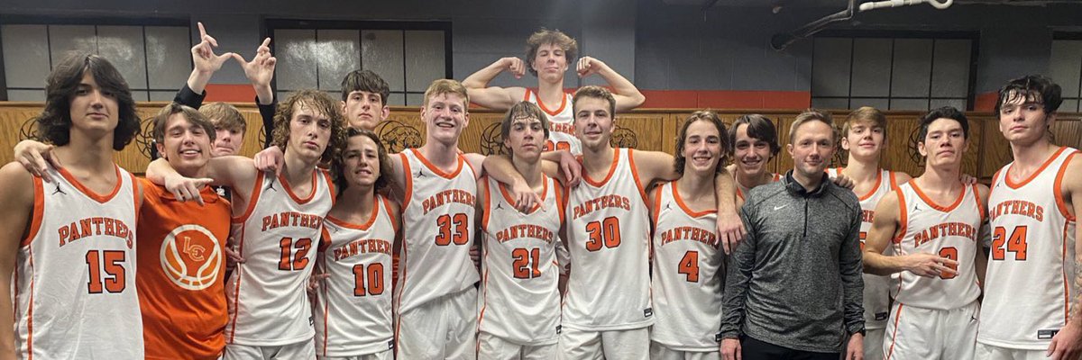 kobef08's tweet photo. One more day till the last ride with my dawgs #weupnext https://t.co/hdJlxRWaHt