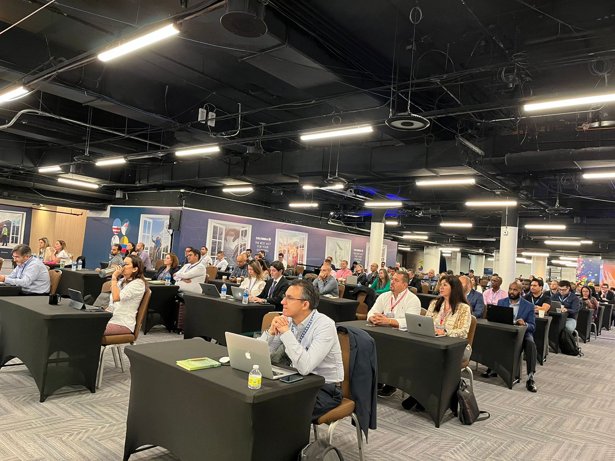 PROCOLOMBIACO's tweet photo. 📸 Así transcurrió la Macrorrueda #ColombiaInHouston 🇺🇸 2022, actividad en la que empresas y mipymes presentaron lo mejor de la oferta exportable, con valor agregado, de #OrigenColombiano 🇨🇴 a compradores internacionales. https://t.co/3U3vBJtQXw