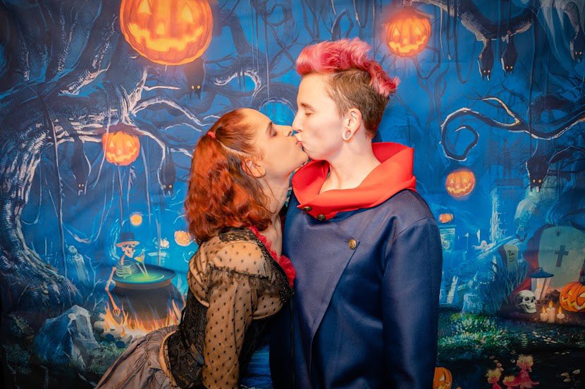 evelyndanielle3's tweet photo. Very late but here’s our Halloween🎃 https://t.co/nZ1AzPVBH7