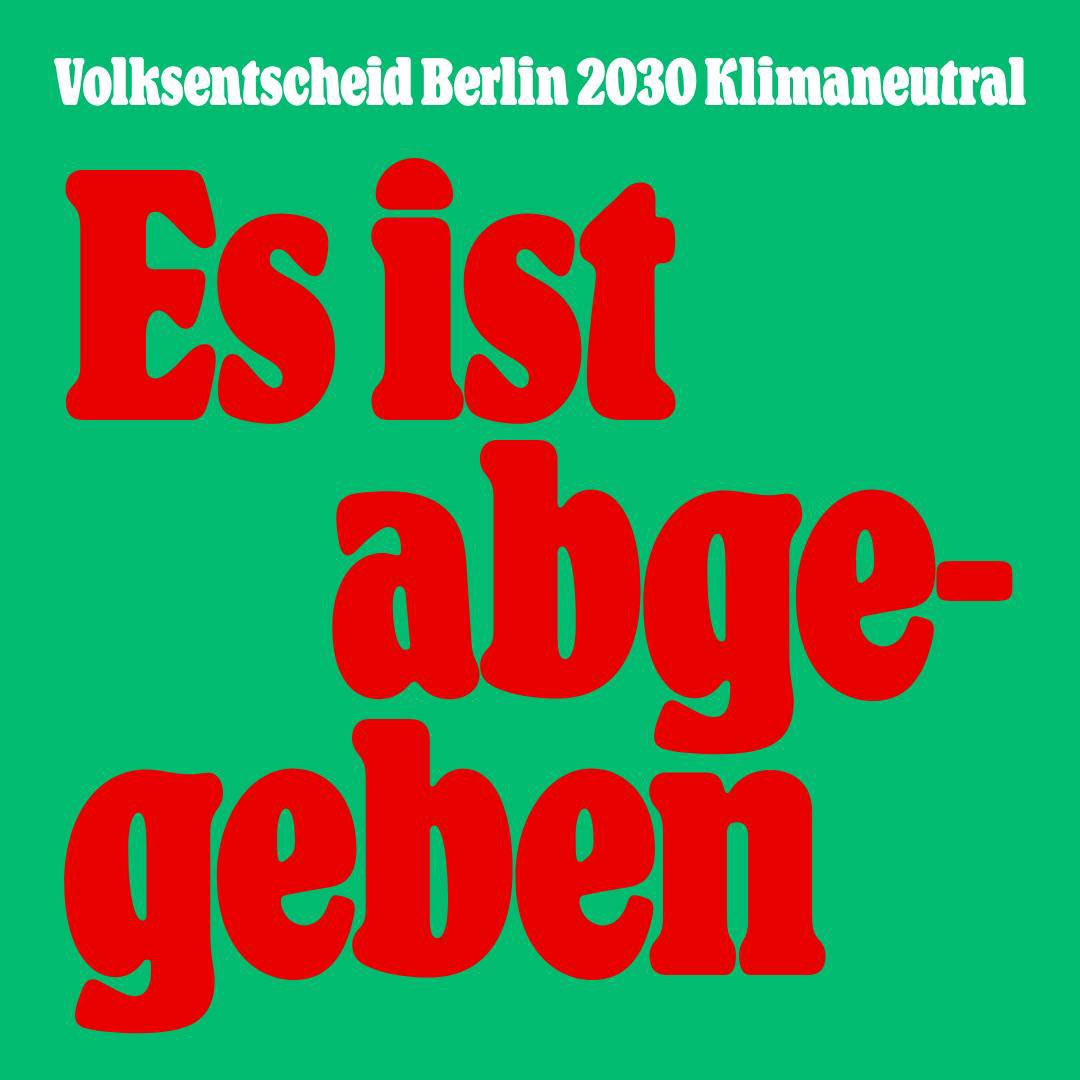 Danke für unglaubliche 261.968 Unterschriften. Die Unterschriften liegen jetzt bei der Innenverwaltung. Es gibt keine Worte für das, was wir alle gemeinsam geleistet haben, deshalb: DANKE ❤️💚 Berlin 2030 klimaneutral - Volksentscheid wir kommen! #Berlin2030