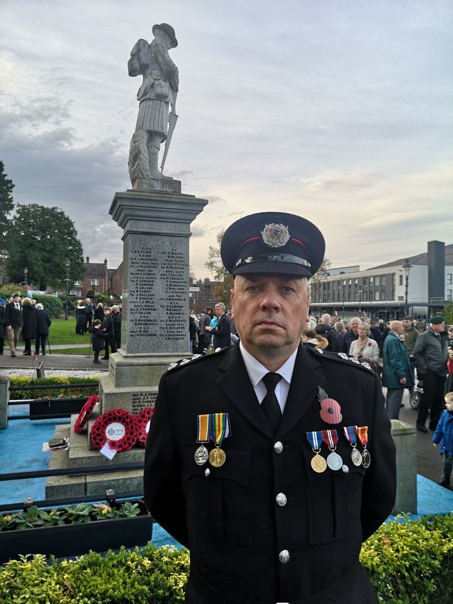 Robbster130's tweet photo. Absolutely privileged to lead the Crews from Lochaber on remembrance day parade. My last one in uniform.#LestWeForget https://t.co/rx2JcuYzAx