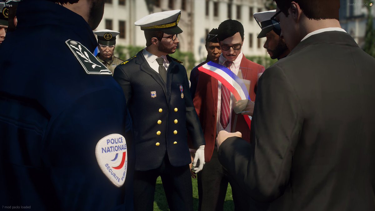 Cérémonie du 13 novembre 2022 en présence des autorités locales et de l'Etat. 🇫🇷✨

#Simulation #GTAV