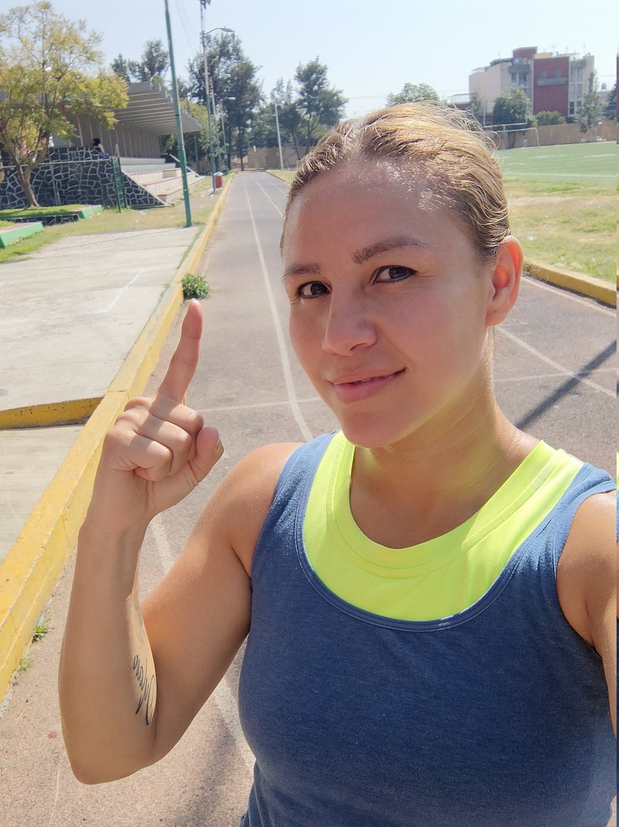 Hoy reanudamos entrenamiento, esperando primero Dios algo bueno para el 2023.
Muchas gracias #LobaFans por todo su apoyo siempre. MIL GRACIAS!!!
#HayLobaParaRato #voypormas💪 #VamosLoba #LobaMuñoz #ZulinaMuñoz #TeamLobaMuñoz #teamayala