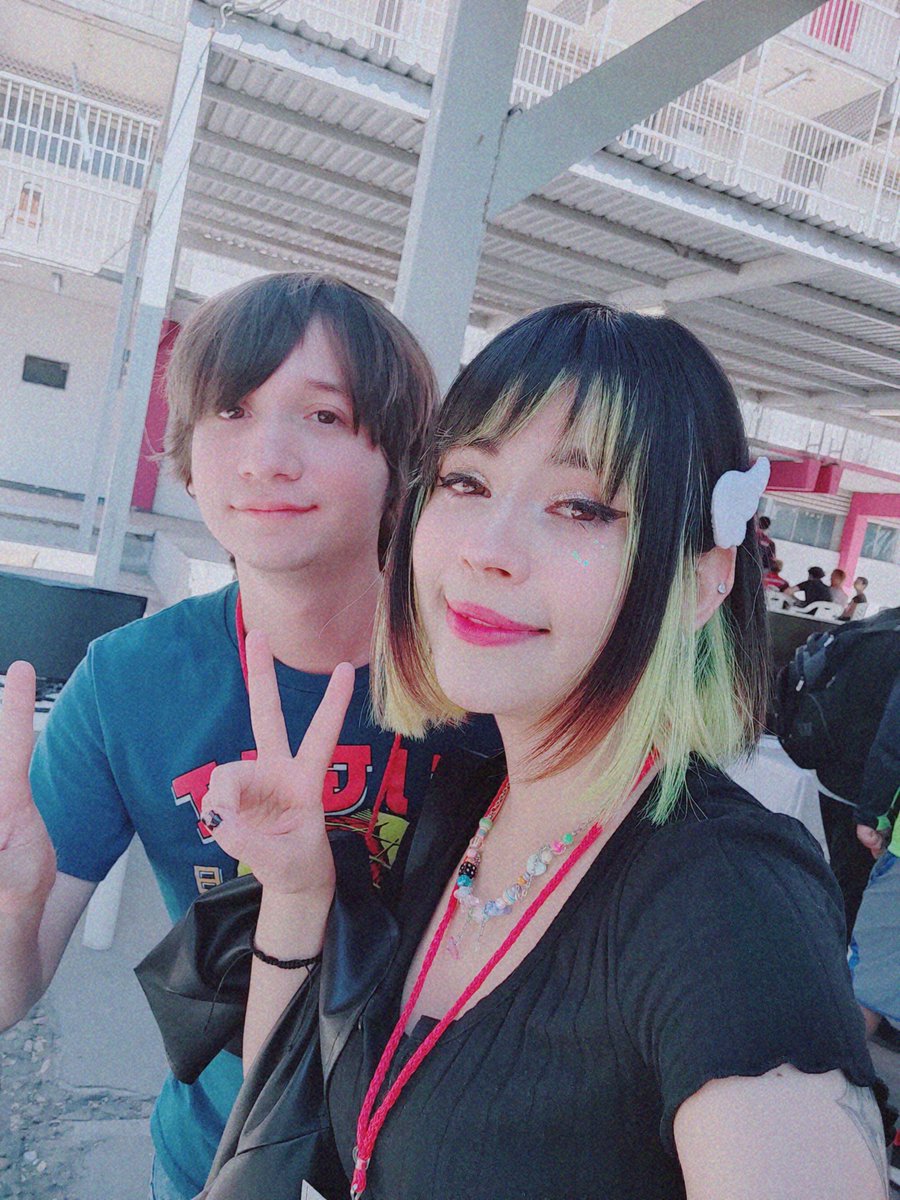 power_puffx's tweet photo. El fin de semana anduve en el #FrameOne acá en la ciudad, un evento muy pasado de lanza con muchísimo nivel; conocí gente muy agradable &amp; sólo tengo demasiadas ganas de mejorar para poder tirar reta agusto y tirar mrd en crew battles🤠~ Gratz a los ganadores💗 ESPERENVIDEOEDIT. https://t.co/ZfjUfNnW0I