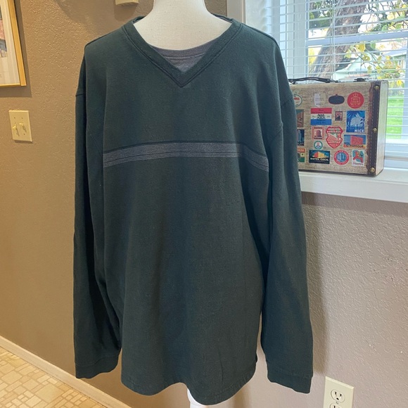 ash5280's tweet photo. So good I had to share! Check out all the items I'm loving on @Poshmarkapp from @Travelinggirl68 @LunaWolfe510 #poshmark #fashion #style #shopmycloset #crazy8 #othersfollow #vanheusen: https://t.co/htzJYZQFZ8 https://t.co/mZzBIhCzyg