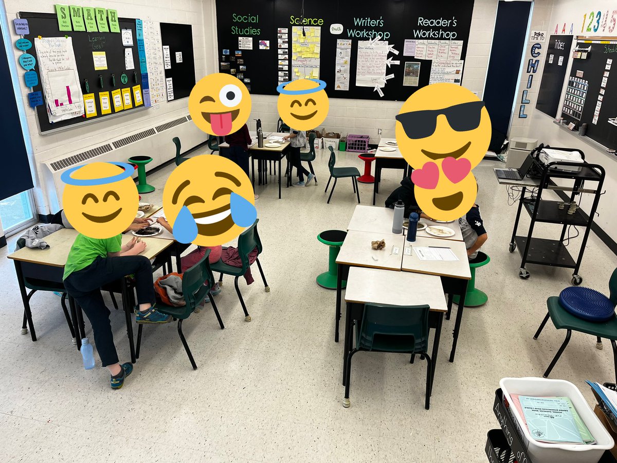 We had lots of fun exploring different soil samples. We got to guess which sample was sand, loam or clay! #soil <a href="/ShingwakonsPS/">Shingwàkons Public School</a>