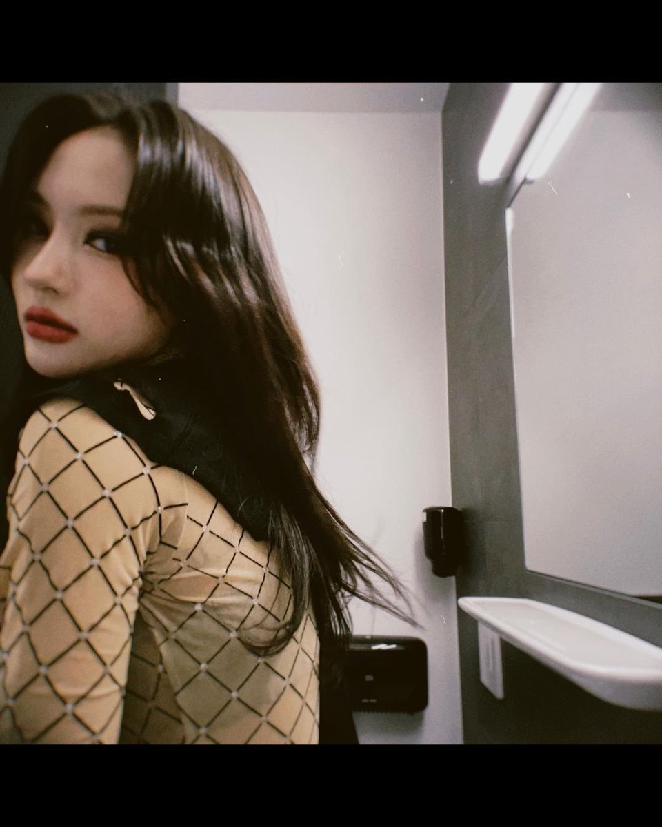 221115 #Siyeon ______s2ing Instagram Update (1) Berlin 🇩🇪 A perfect start  🔗https://t.co/xbtxO40Awt #시연 #드림캐쳐 #Dreamcatcher Transl. 7-Dreamers  Chester Please don't take without credit
