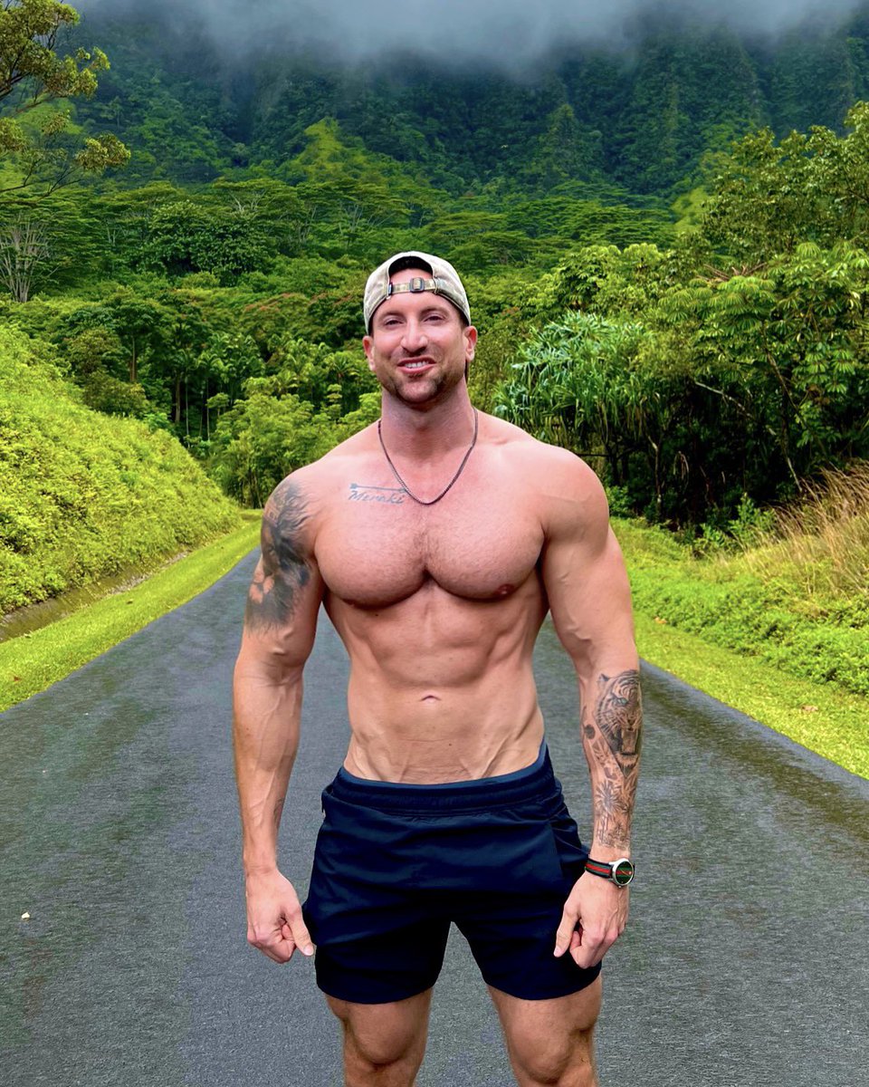 SuperhumanTroy's tweet photo. What’s up twitter? https://t.co/6BU66LVtih