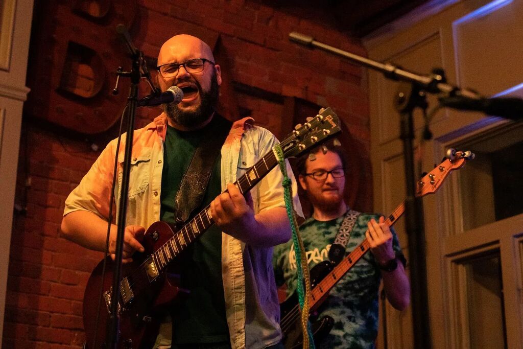 !!!!!!! We're so excited to play @jimmys__lounge this Friday night!! Get ready for a drinks, food, and a night FULL of music! 🤘🤪
📸: <a href="/kyliecurry/">kylie curry</a>