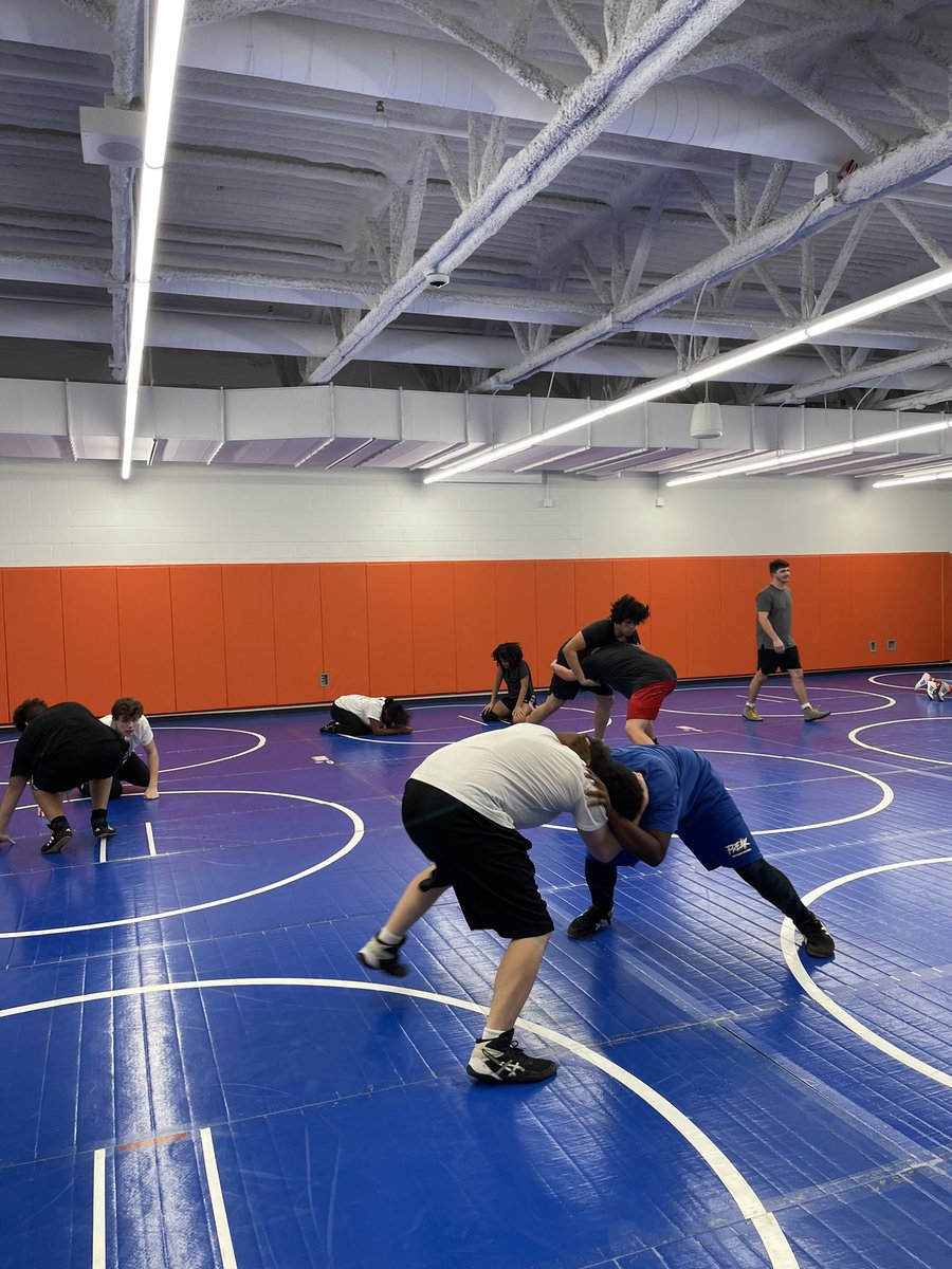 OPS_WestviewWR's tweet photo. Getting after it on day one still some work to be done but progress was made today #mobup #oneprogramonegoal https://t.co/UVEFJ1jWiM