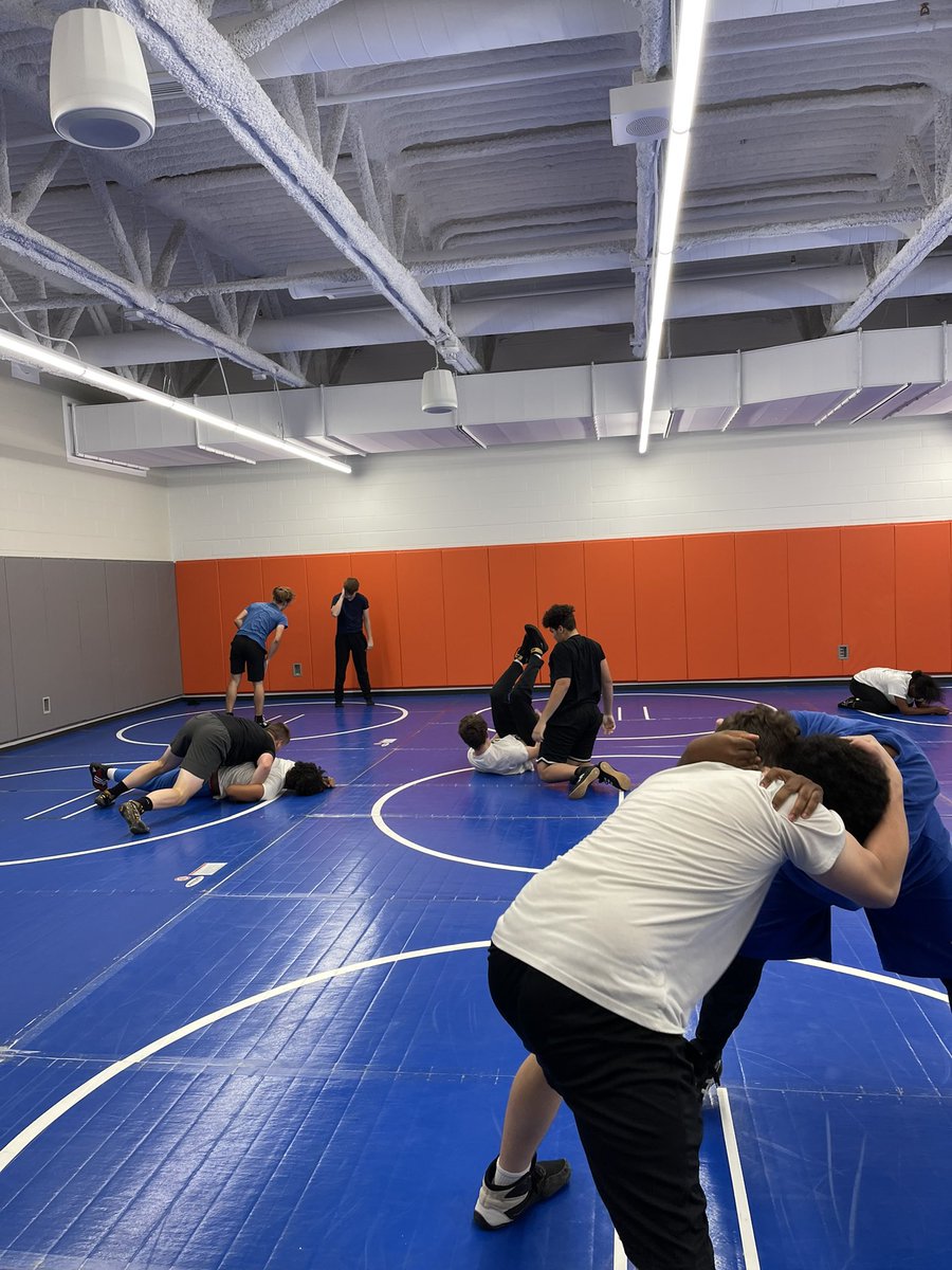 OPS_WestviewWR's tweet photo. Getting after it on day one still some work to be done but progress was made today #mobup #oneprogramonegoal https://t.co/UVEFJ1jWiM