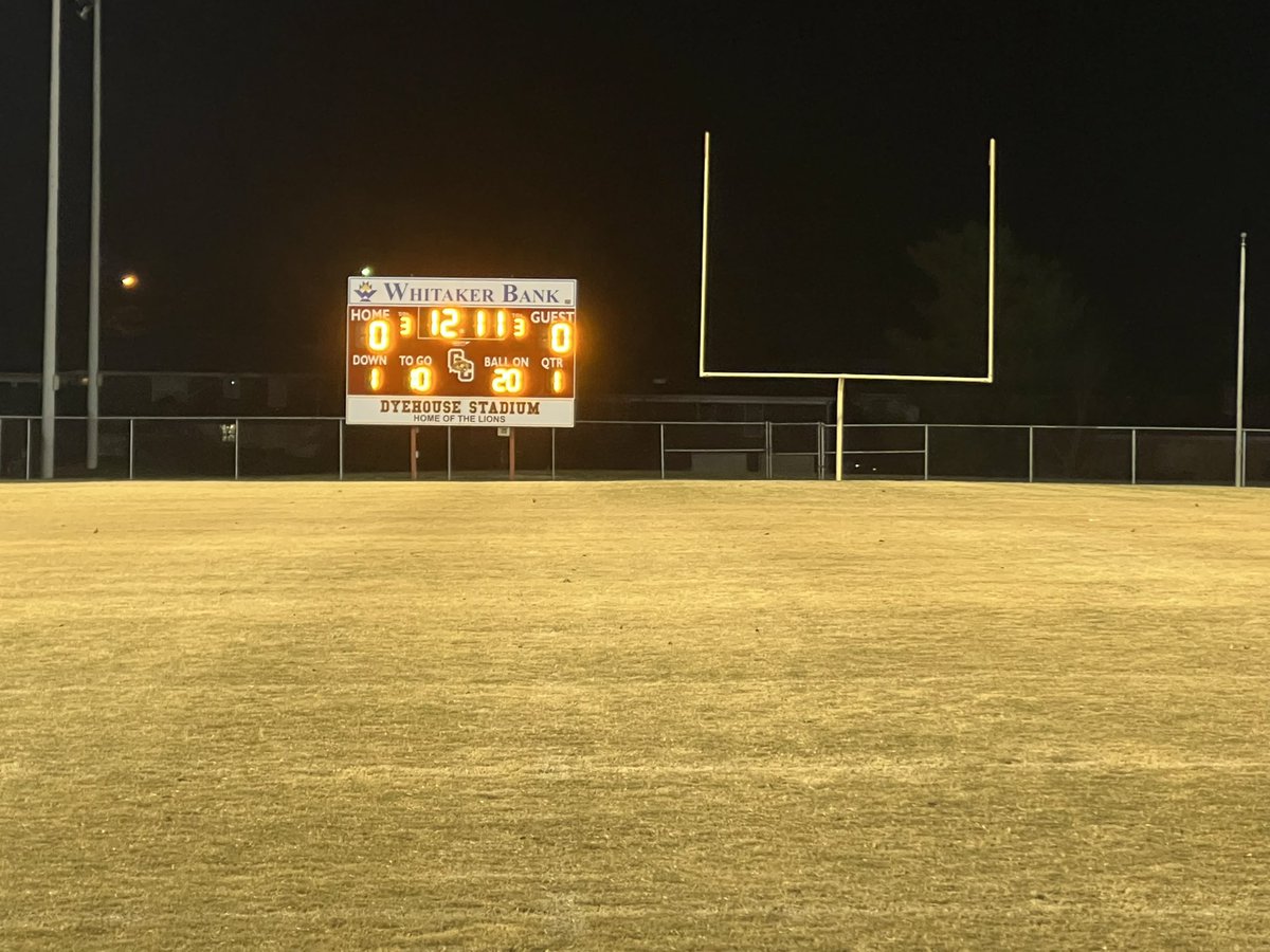 GarrardFootball's tweet photo. Our lights are on tonight out of respect for Coach Lucas from Somerset High School. A great man and hard nose football coach. RIP Coach https://t.co/wpLyHOLjr3