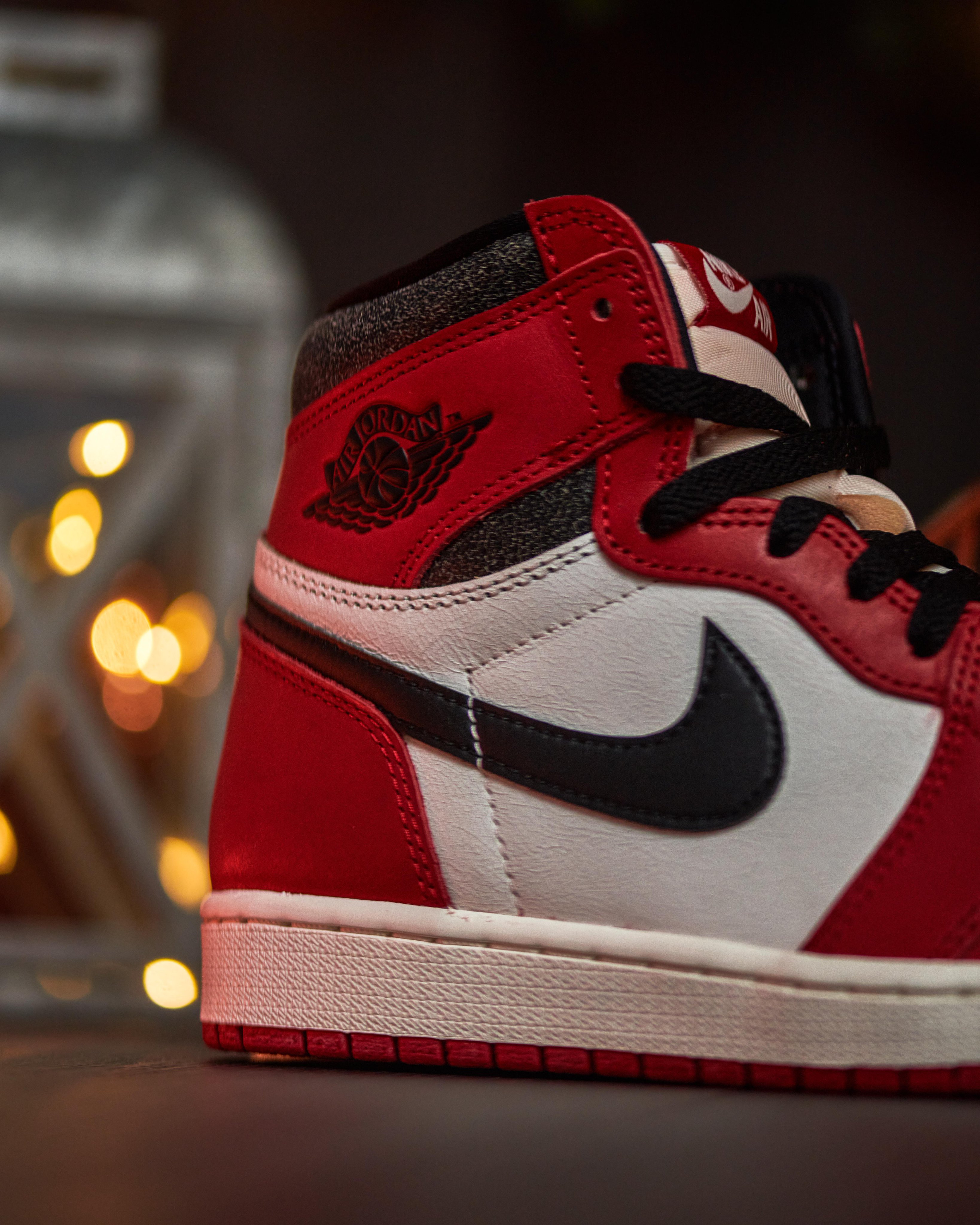 Foot Locker on X: "A time capsule from the back of the stockroom. The Jordan  Retro 1 High 'Lost and Found' is coming to Foot Locker 11/19 in full-family  sizing. Reservations are