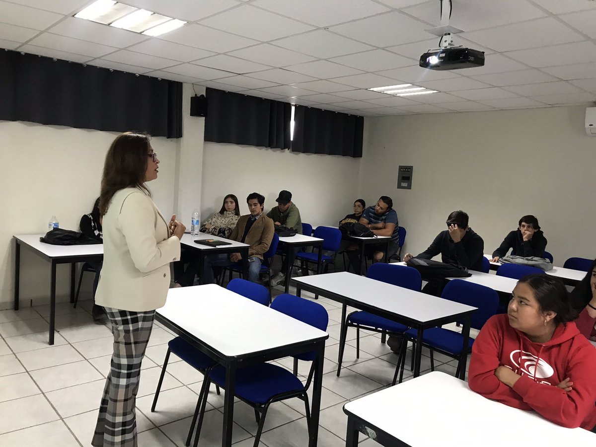 lululopezsalas's tweet photo. Muchas gracias a la maestra @LuzMGaribay que impartió una plática a mis alumnos de 3o de la materia de Etica, Cultura de la Legalidad y Estado de Derecho en la @FADERyCIPOL
Es un honor que compartieras conocimientos a los chicos. https://t.co/1j7v2eeexJ