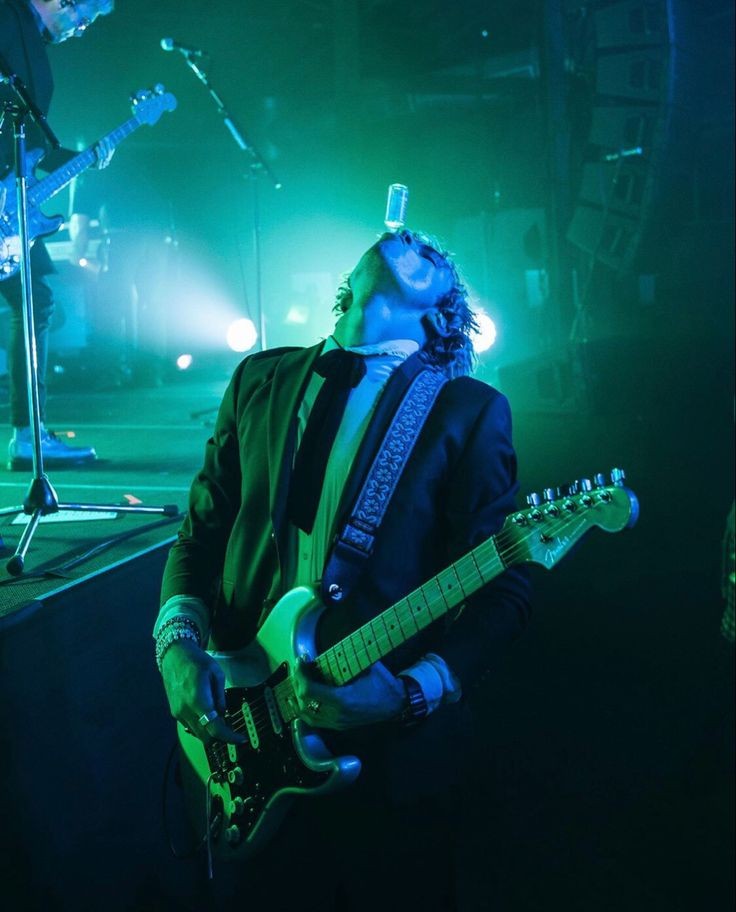 Itsofficallyas1's tweet photo. Don't get me wrong, Ross Lynch in Teen Beach movie was hot.... But Driver Era Ross??? It's like mind-blowing 🔥🔥🔥🚒 ?? 
@RossLynch #rosslynch #driverera #ImACeleb #CelebrityRanking #Attractions #Ross #music #TheErasTour #ErasTour https://t.co/FkbnThWtET