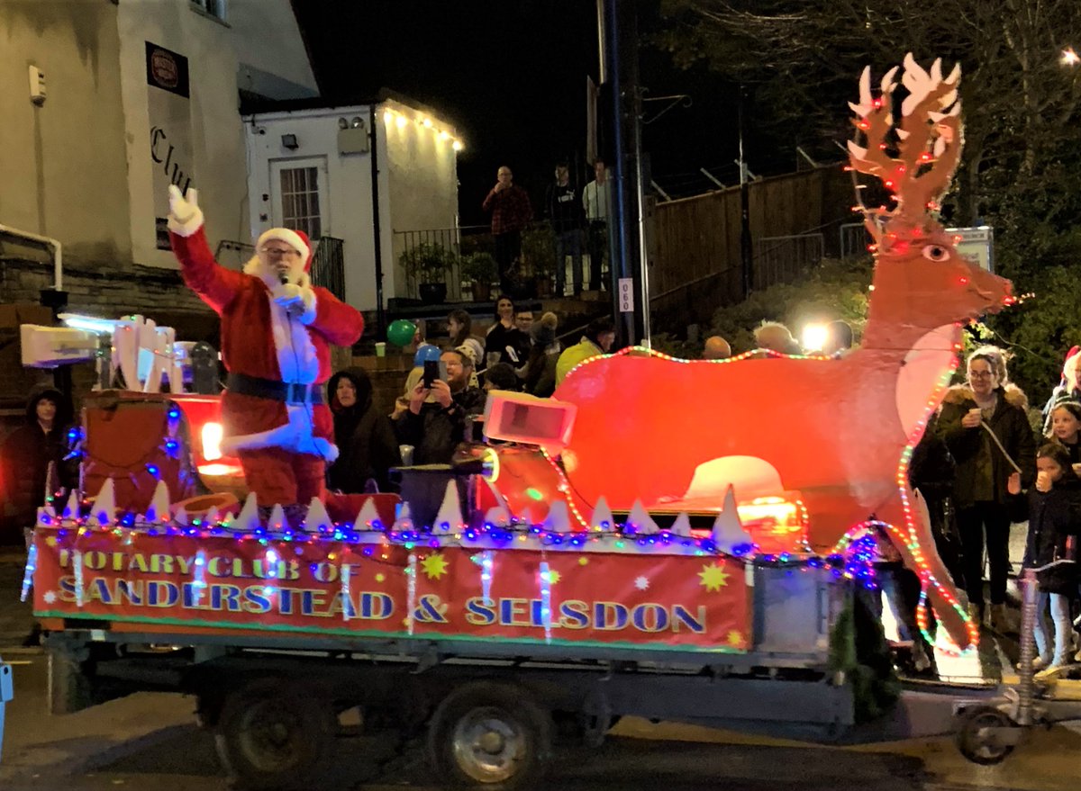 RotarySelsdon's tweet photo. Santa is coming - Fri 25/11 Selsdon High Street 17.00 Santa will switch on the Xmas  lights &amp; then meet his chums.
Sanderstead, Limpsfield Road (outside Paul Meakin's shop), 18.00 Santa will switch on the Xmas lights, then meet his young fans. https://t.co/pqAQVCPx3w