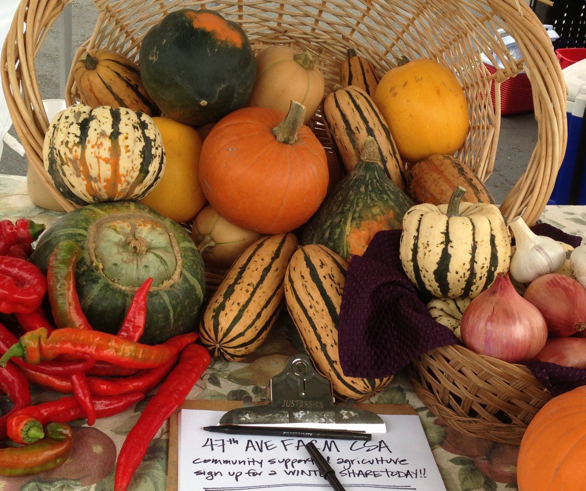 LakeOswegoInfo's tweet photo. 🦃Need a few more fresh delicious veggies for the holidays? Purchase a single-pickup #CSA Holiday Share for this Thursday, November 17th to add to your #Thanksgiving meal. For info, visit 
https://t.co/eLd7fYfn7A

#LakeOswego #LOParks #LivingWellinLO #FarmFresh https://t.co/YyydoKk8IR