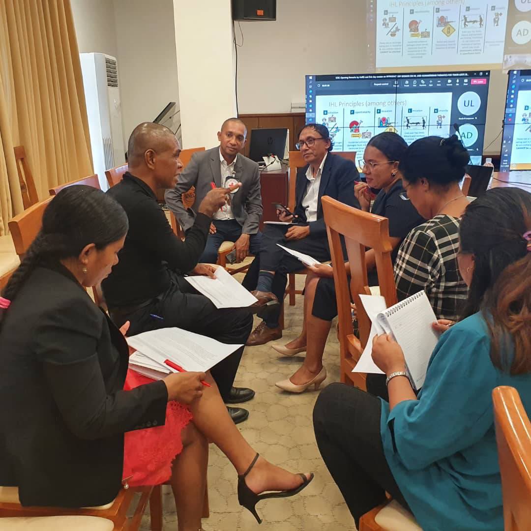 At the symbolic moment that Timor Leste is in principle considered for membership of ASEAN, ICRC team is proud to be interacting in Dili in seminar on capacity building with the Ministry of Foreign Affairs that I opened online from Jakarta.