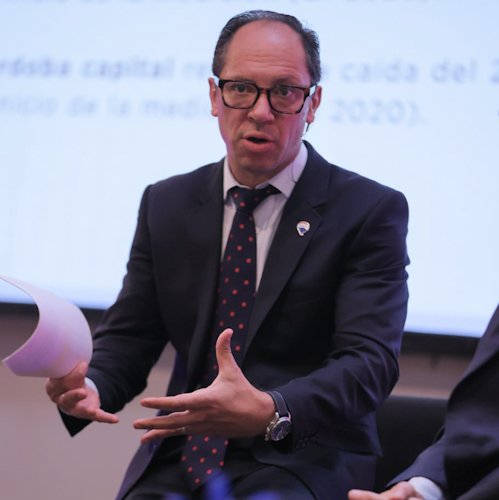 RadioKiwik's tweet photo. Sebastián Sosa @SebastianSosaRM CEO de Remax Argentina y Uruguay @remaxargoficial dialogó con @eperezfernandez en #RevistaFinanciera

¡Te recomiendo que escuches esta Entrevista! 
🎙️https://t.co/TkC2ixRcjk

#CNNRadioLaPlata
👉 FM100.9
Aquí estamos!
#CNNRadioArgentina https://t.co/h83EhhkHVa