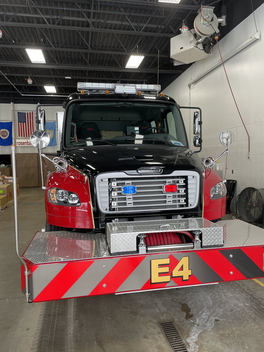 Welcome the new Engine 3 and 4. LFD took delivery of 2 new engines that are replacing engines that have been serving our community for over 20 years.