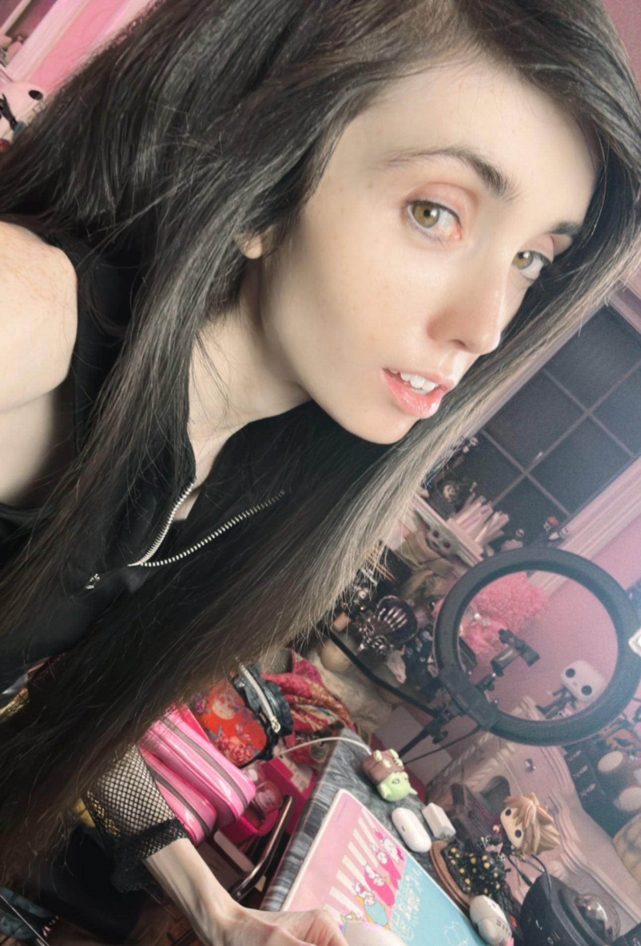 Eugenia Cooney on "no makeup / get ready with me stream I guess this means I have to stream with no makeup lol 🙊 come watch https://t.co/rtIfE0gyOr https://t.co/ENlIrgjngV" / Twitter
