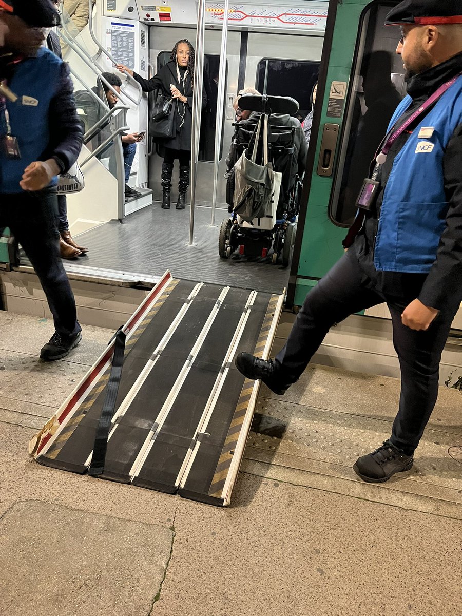 Jmounir01's tweet image. L&apos;accessibilité au service d&apos;un transport pour tous @Jemmel_Ma @NPRIGENT_SNCF @claire_cornu @assetouaparicio @GrisoglioA @delphine_ledoux @Sylvain_Jonnet @bouchra_hambi @MichelRer @blek75018 @EMLGS_NORD