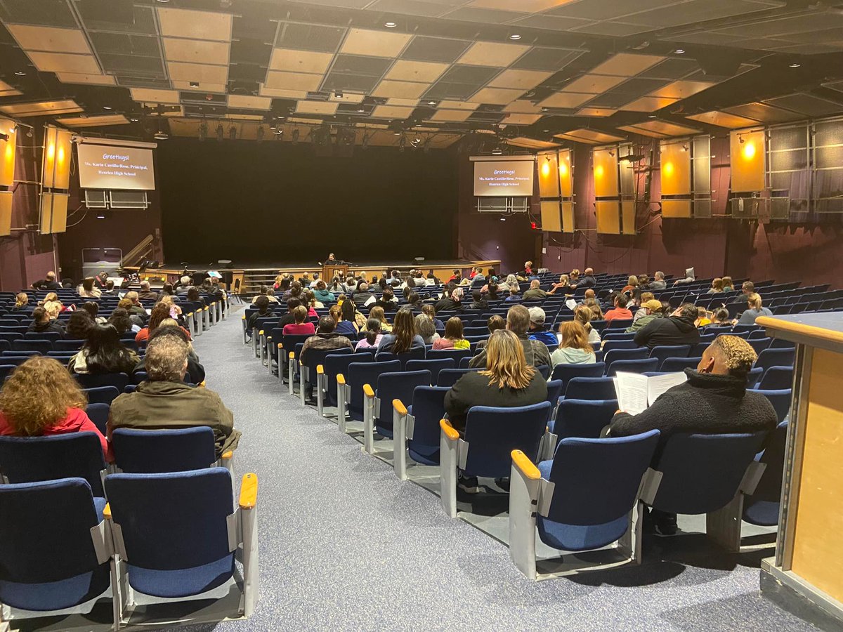 CFA_Henrico's tweet photo. CFA OPEN HOUSE is officially underway!
We are beyond excited to host current eighth grade students who are looking to join Center for the Arts during their high school year! #BeholdTheGreenAndGold
#CFArocks￼￼ https://t.co/udAGpEnP7y