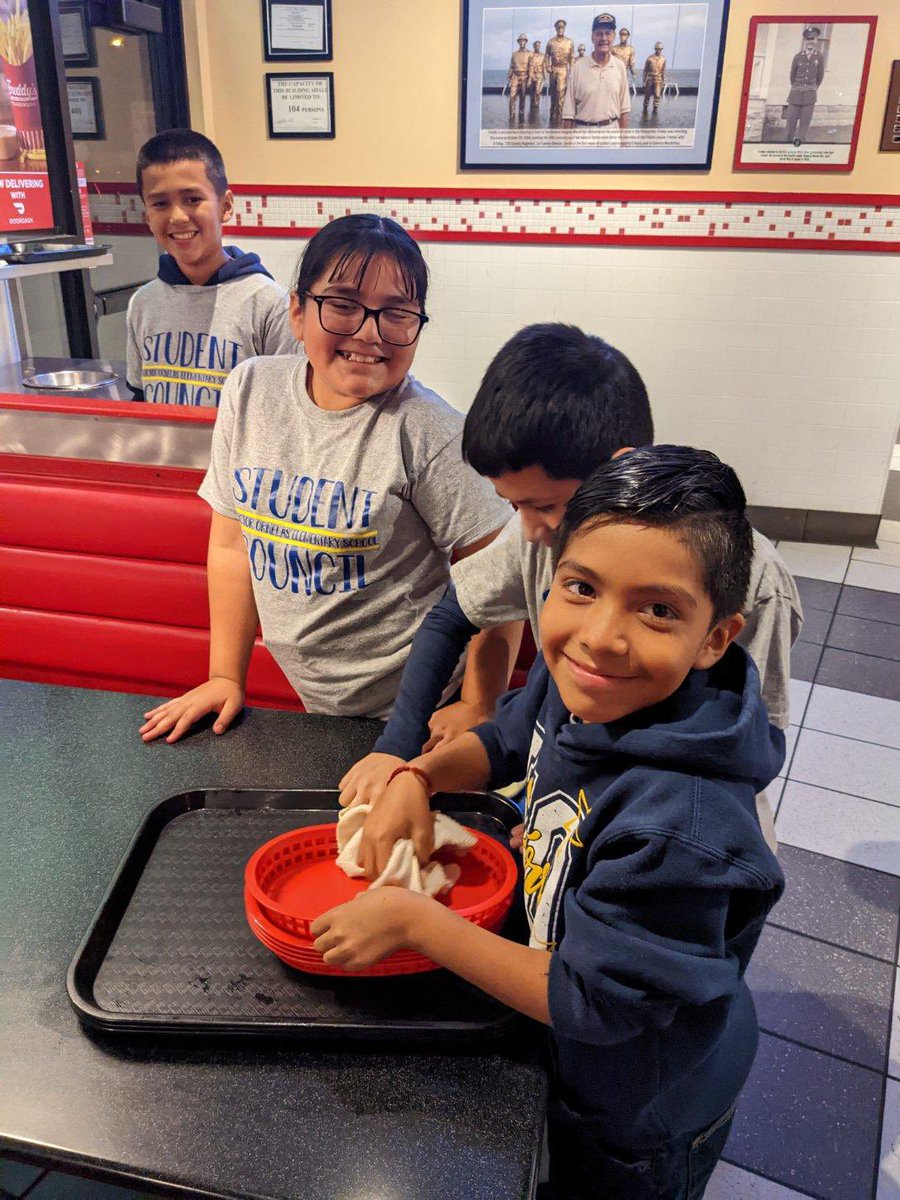 VO stars STUCO fundraising at Freddys!! Great leadership! <a href="/VO_Stars/">VOStars</a> <a href="/KellyGerber15/">Kelly Gerber</a>