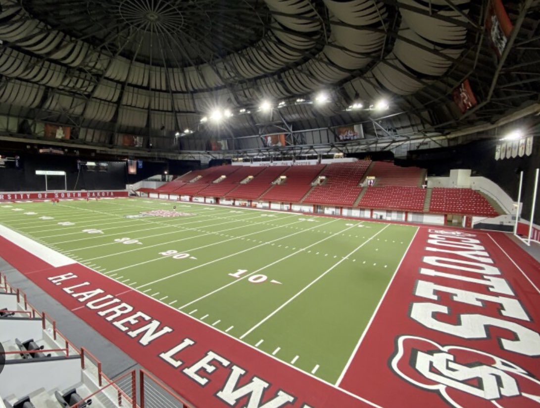 JudeMccoskey_'s tweet photo. After a great call with @CoachPrevost , I am blessed to receive my 5th divison 1 offer from @SDCoyotesFB ! AGTG @THSBravesFB @IndyWeOutHere @IndianaPreps @PrepRedzoneIN https://t.co/pUYT40OV1Q