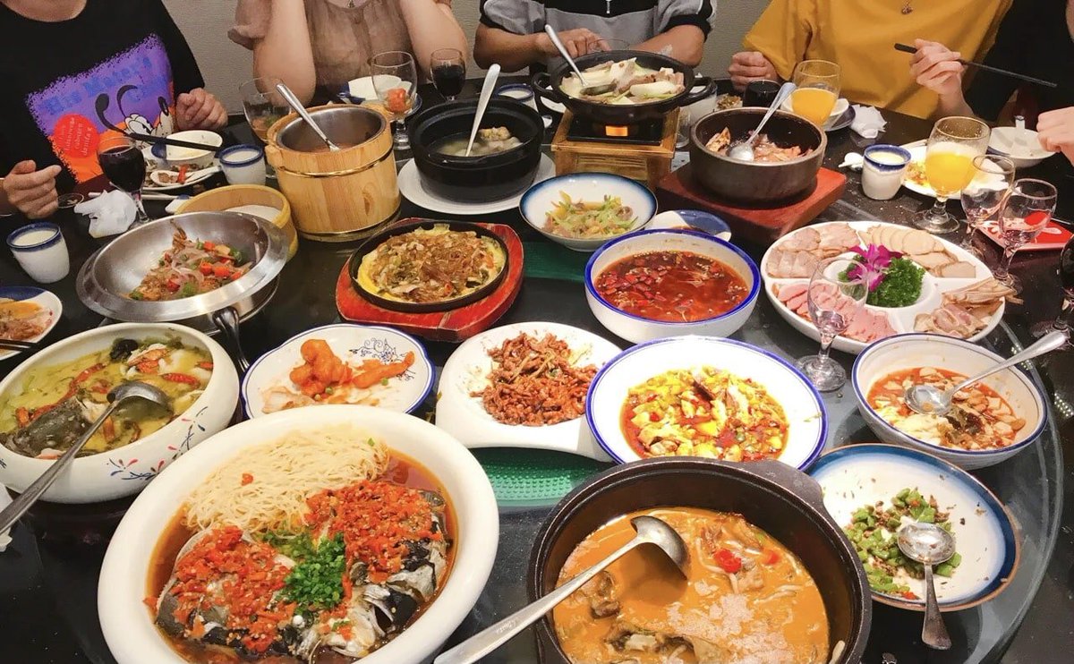 ling_xiaoxiao's tweet photo. Happy in my heart! What kind of unrestrained feeling is released when we get together, which makes people feel the beauty of life and the variety of years. https://t.co/PVDr0MpcDN