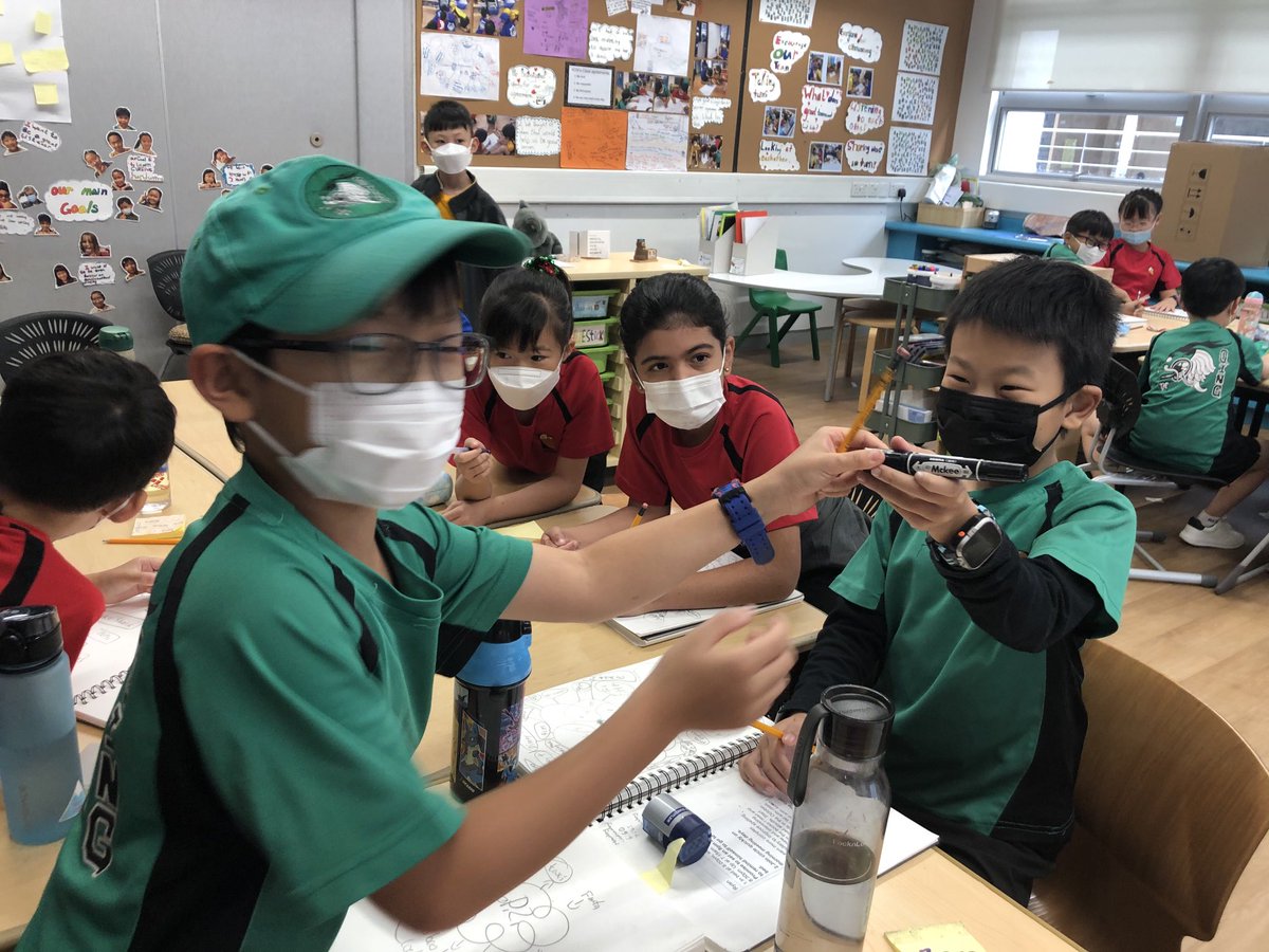 R discovers a brand name on our marker pens! #rchkpyp #HWOO