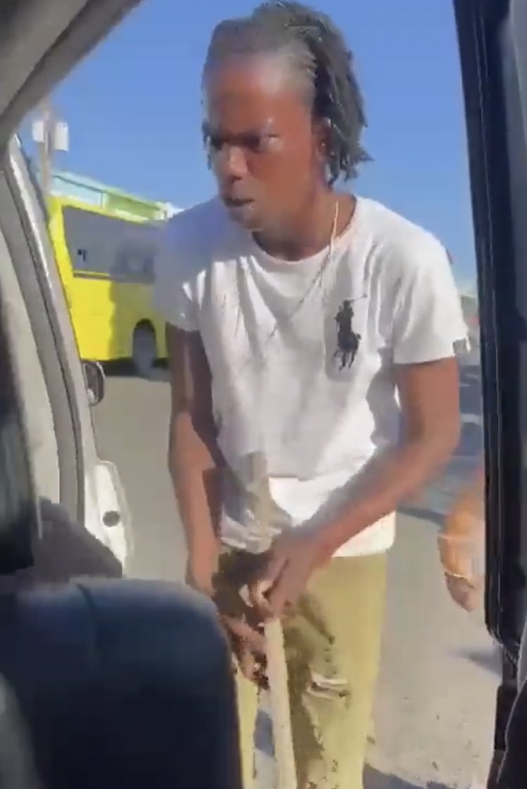 mauroytweets's tweet photo. man bawl till the polo logo drop offa him shirt lmao https://t.co/s68HZMe8U0